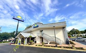 Days Inn By Wyndham Tallahassee University Center